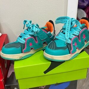 SHEIN kids sneaker size 5